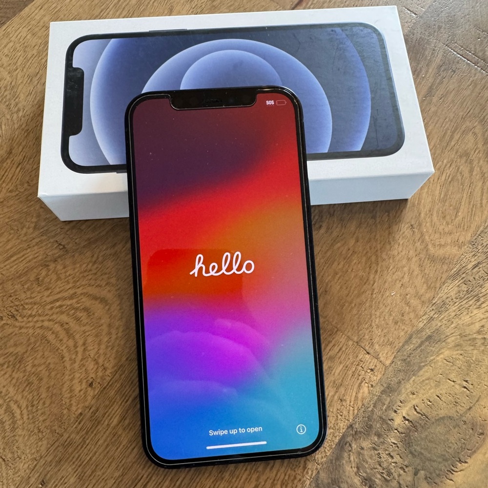 Apple iPhone 12 - 128GB - Black